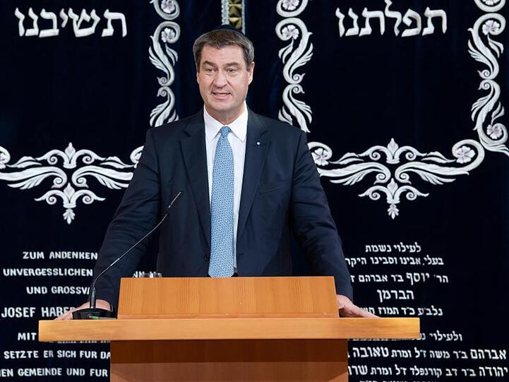 Markus Söder (CSU) besucht die Synagoge Ohel Jakob. Foto: Sven Hoppe