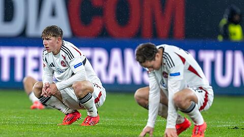 Frust nach Abpfiff: Finn Jeltsch (l) und Caspar Jander nach der Niederlage in Paderborn.