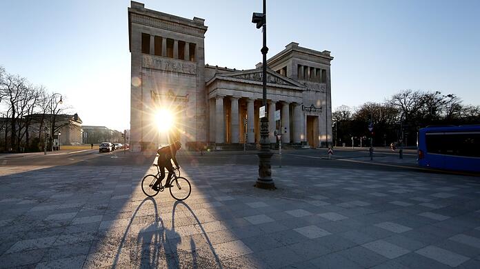 Der Königsplatz wird zum Open-Air-Kino.