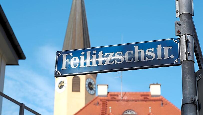 Die Feilitzschstraße mit St. Sylvester im Hintergrund. Die Feilitzschstraße mit St. Sylvester im Hintergrund.