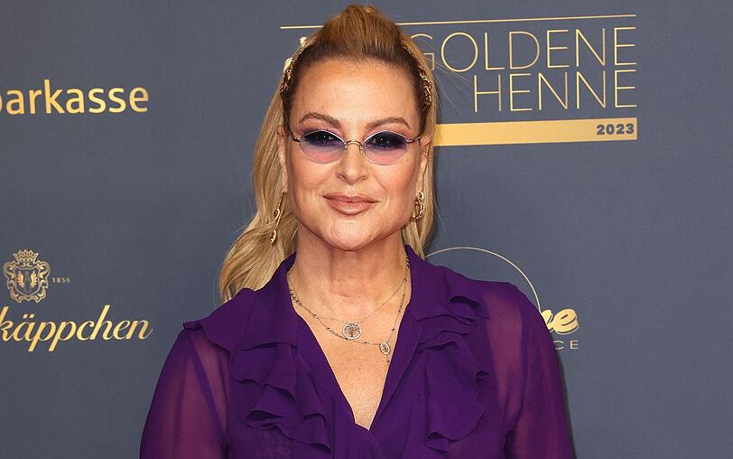Inzwischen steht sie zu ihrem Alter: Am Anfang ihrer Karriere schummelte sich Soul-Pop-Rühre Anastacia glatte acht Jahre jünger. Inzwischen steht sie zu ihrem Alter: Am Anfang ihrer Karriere schummelte sich Soul-Pop-Rühre Anastacia glatte acht Jahre jünger.
