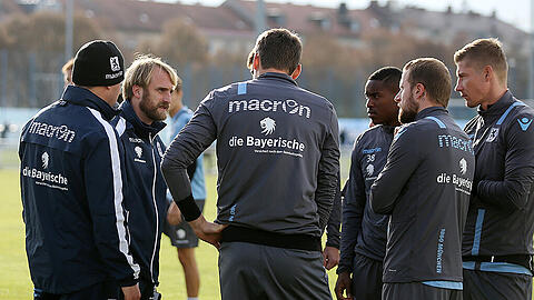Daniel Bierofka ist mal wieder zum Cheftrainer avanciert - kann er die Wende schaffen? Die PK vor dem Spiel gegen Braunschweig im Liveticker gibt's hier!