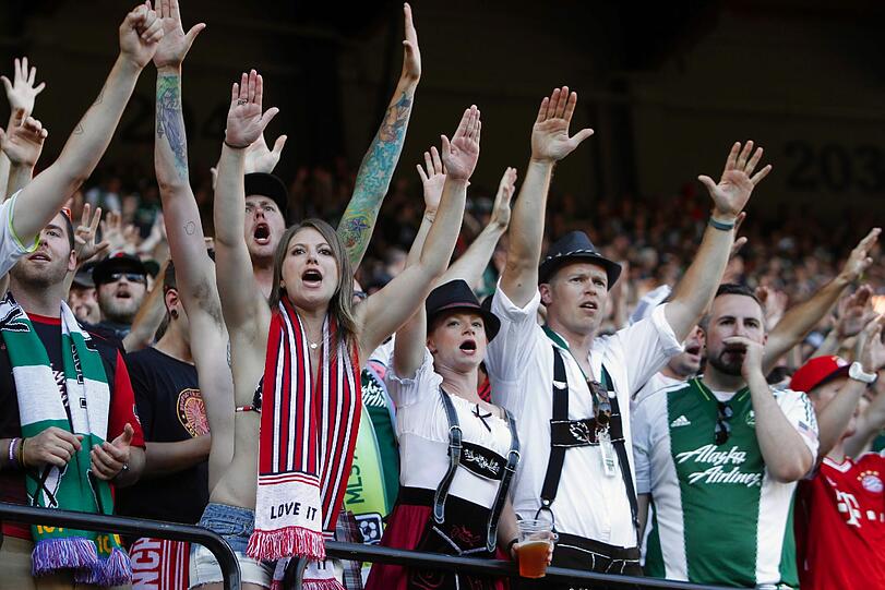 In Portland, USA, spielten die Bayern in der Saisonvorbereitung um die Gunst der amerikanischen Fans. Im nächsten Sommer soll es für den FC Bayern nach China gehen.