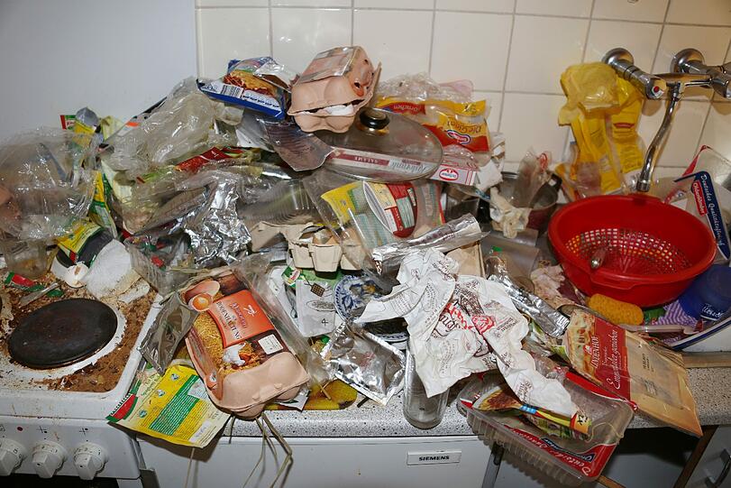 Weitere Bilder aus der verwahrlosten Wohnung des Mietnomaden in der Heßstraße.