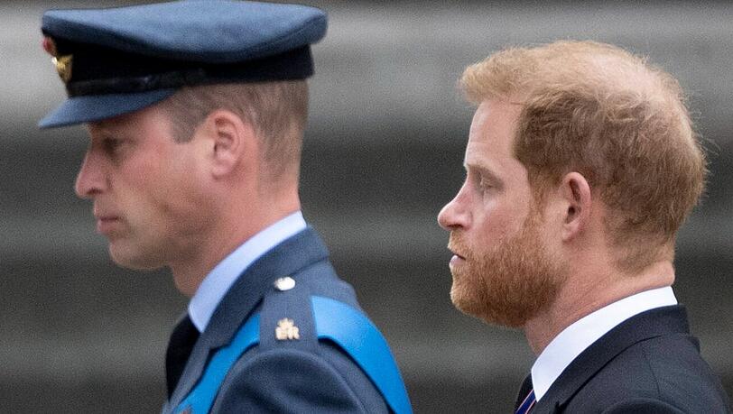Prinz William und Prinz Harry sind momentan nicht gut aufeinander zu sprechen.