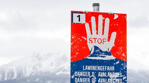 Die Lawinengefahr wird oft untersch&auml;tzt. (Archivbild)