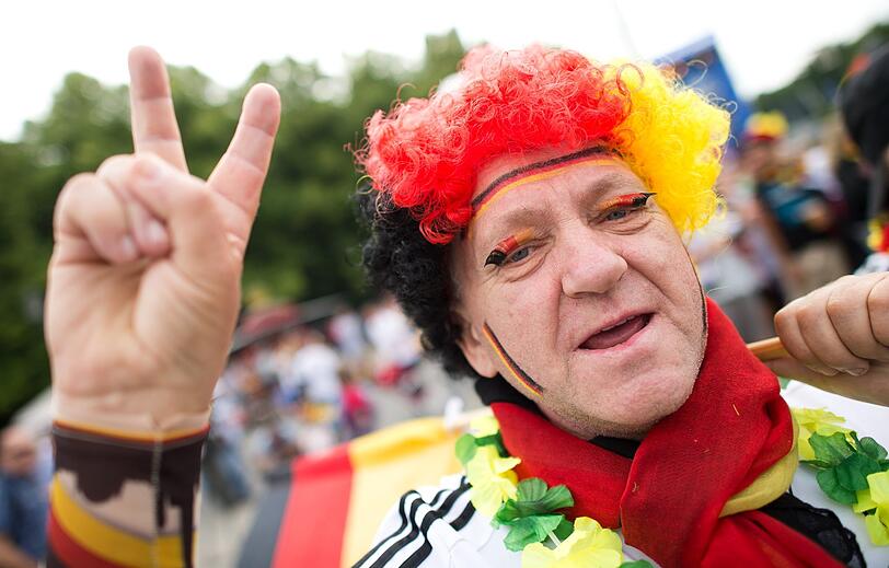 In der Hauptstadt feiert man seit Jahren immer wieder traditionell auf der Fanmeile auf der Straße des 17. Juni.