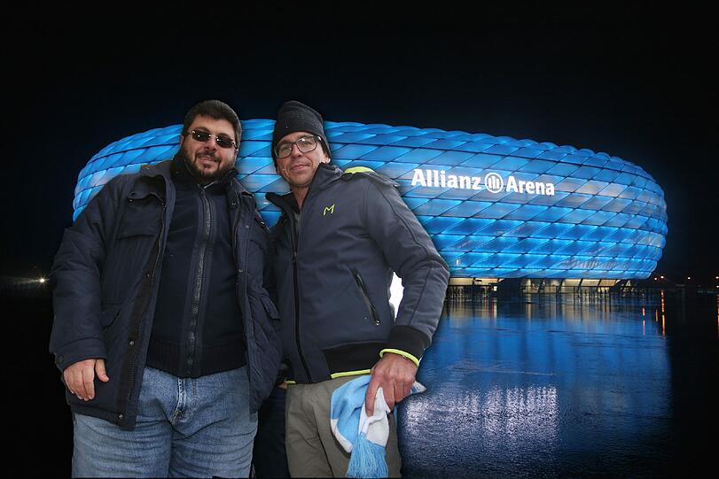 Die Arena leuchtet zwar auch in Blau &ndash; trotzdem würden die Löwen um Investor Hasan Ismaik (l.) und Geschäftsführer Markus Rejek gern möglichst schnell das Bayern-Stadion verlassen.