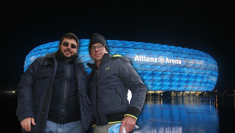 Die Arena leuchtet zwar auch in Blau – trotzdem würden die Löwen um Investor Hasan Ismaik (l.) und Geschäftsführer Markus Rejek gern möglichst schnell das Bayern-Stadion verlassen. Die Arena leuchtet zwar auch in Blau – trotzdem würden die Löwen um Investor Hasan Ismaik (l.) und Geschäftsführer Markus Rejek gern möglichst schnell das Bayern-Stadion verlassen.