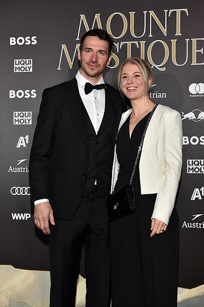 Felix Neureuther an der Seite seiner Frau Miriam. Auf sie kann sich der Ex-Sportler auch in stressigen Zeiten immer verlassen.