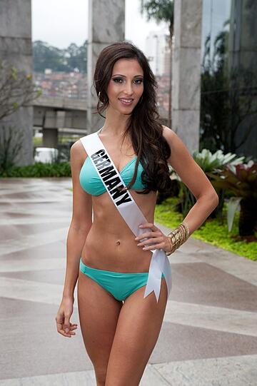 Miss Germany hat sich für einen türkisfarbenen Bikini entschieden. Wir finden: Heiß!