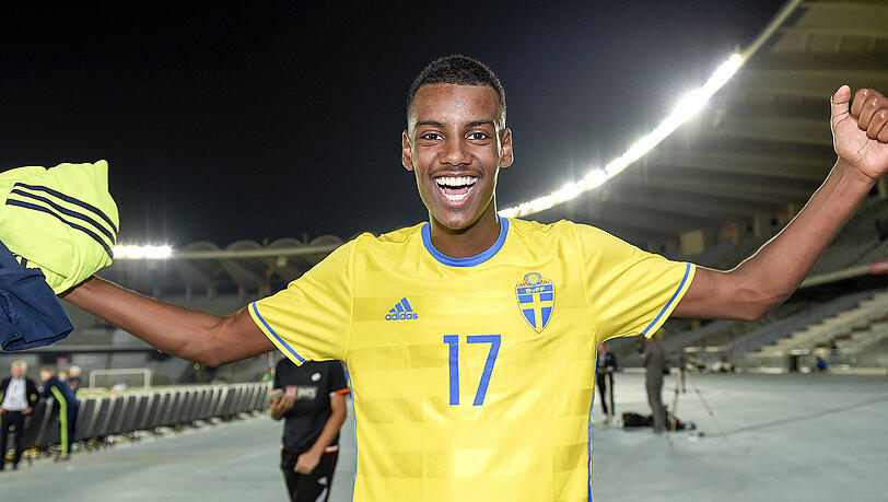 Begehrter Youngster: Alex Isak soll sich mit Borussia Dortmund einig sein Begehrter Youngster: Alex Isak soll sich mit Borussia Dortmund einig sein
