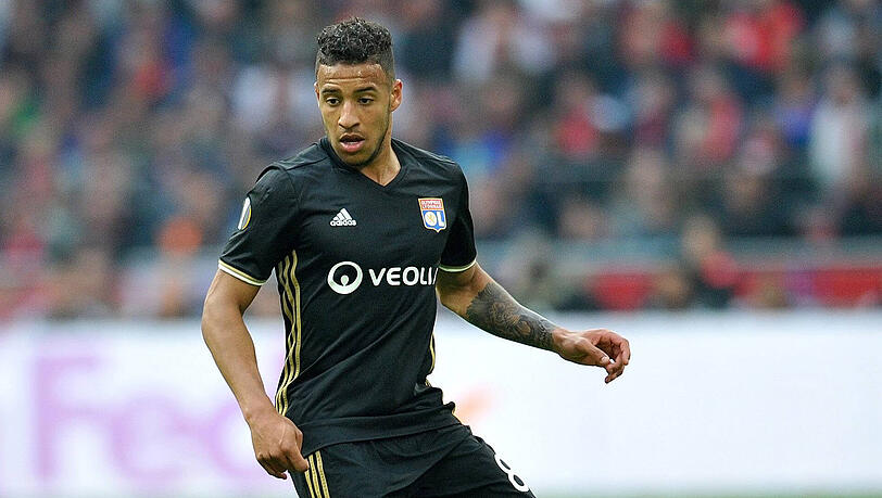 Bayern-Trainer Carlo Ancelotti soll höchstpersönlich zum Hörer gegriffen und Corentin Tolisso sein Interesse an einer Verpflichtung übermittelt haben. Bayern-Trainer Carlo Ancelotti soll höchstpersönlich zum Hörer gegriffen und Corentin Tolisso sein Interesse an einer Verpflichtung übermittelt haben.