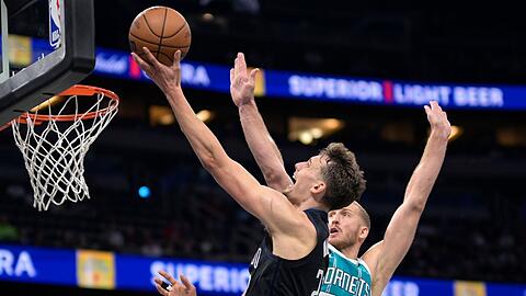 Konnte Orlandos Niederlage gegen die Charlotte Hornets nicht verhindern: Franz Wagner (l).