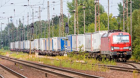 Künftig soll ein großer Teil des europäischen Güterverkehrs durch den Münchner Osten laufen. (Symbolbild)