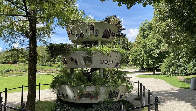 Das Hoch-Wiesen-Haus von Friedensreich Hundertwasser. Das Hoch-Wiesen-Haus von Friedensreich Hundertwasser.