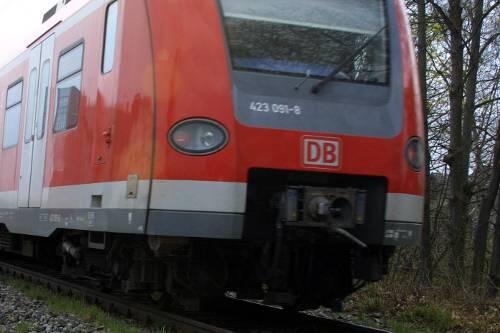 Mit der S-Bahn geht's ja schon lange raus zum Flughafen ins Moos - jetzt soll aber ein doppelstöckiger Tunnel die Anbindung perfekt machen.