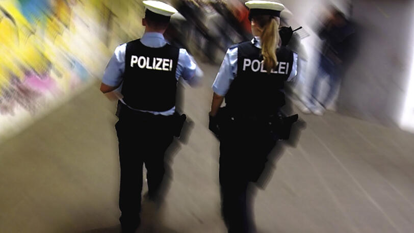 Eine Streife der Bundespolizei wurde von einem 17-Jährigen am Ostbahnhof angerempelt.
