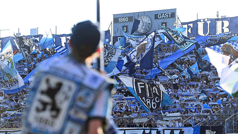 Sorgten gegen den FC Augsburg II für gute Stimmung: Die Fans des TSV 1860. Sorgten gegen den FC Augsburg II für gute Stimmung: Die Fans des TSV 1860.