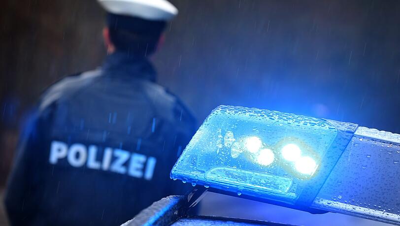 In Untermenzing und in Karlsfeld hat ein bewaffneter Mann zwei Tankstellen überfallen. (Symbolbild) In Untermenzing und in Karlsfeld hat ein bewaffneter Mann zwei Tankstellen überfallen. (Symbolbild)