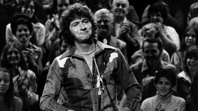 Der Singer-Songwriter und Schauspieler Mac Davis bei der Aufzeichnung seiner "The Mac Davis Show" für den US-Sender NBC