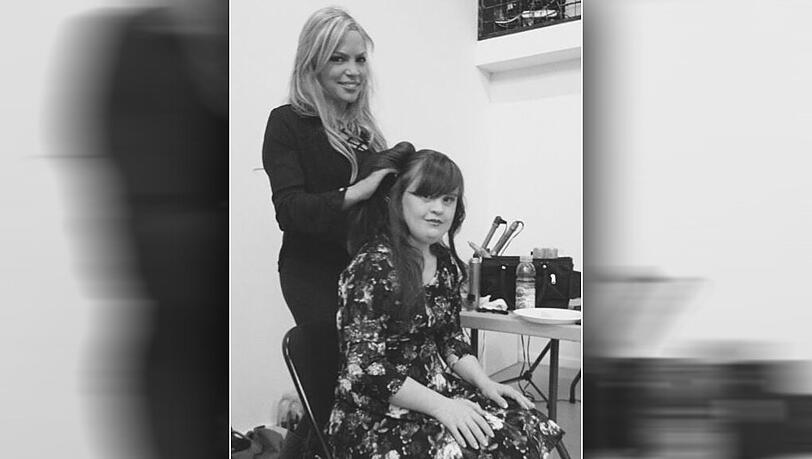 Jamie Brewer postete ein Backstage-Foto vor der Show Jamie Brewer postete ein Backstage-Foto vor der Show