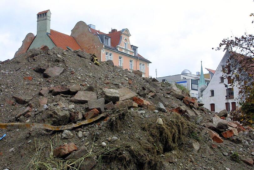 1999: Der St.-Jakobs-Platz wird zur Großbaustelle. 	Fotos: