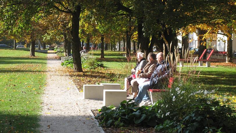 Am Piusplatz können die Menschen aus dem Viertel einen kleinen Spaziergang machen. Am Piusplatz können die Menschen aus dem Viertel einen kleinen Spaziergang machen.