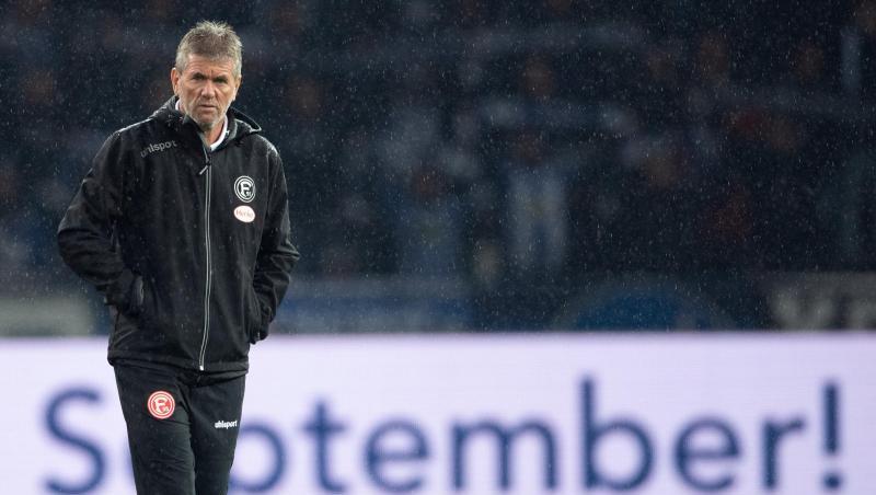 Düsseldorfs Trainer Friedhelm Funkel wäre zum 500. Bundesligaspiel ein Punkt lieber gewesen. Düsseldorfs Trainer Friedhelm Funkel wäre zum 500. Bundesligaspiel ein Punkt lieber gewesen.