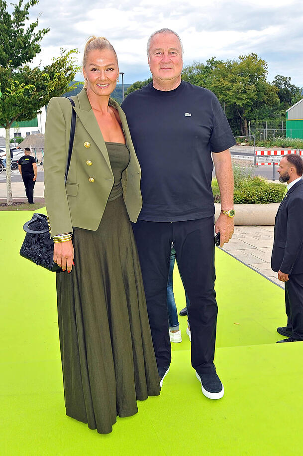 Franziska van Almsick und ihr Partner J&uuml;rgen B. Harder sind finanziell gut aufgestellt.