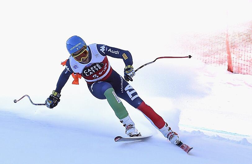 Mit der Fahne unterwegs: Skirennfahrer Christof Innerhofer.