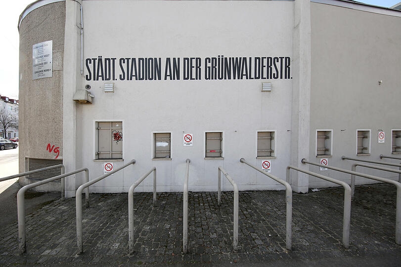 Hier hängt (noch) kein Firmen-Name.
