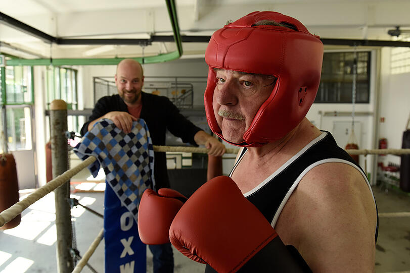 Hans Reiser (Stephan Zinner) besucht den Kardinal Georg Brunnenmayr (Erwin Steinhauer).