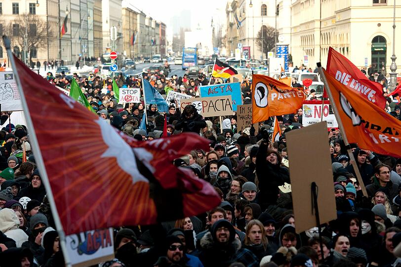 Rund 16000 Menschen demonstrierten in München am Samstag gegen das Acta-Abkommen.