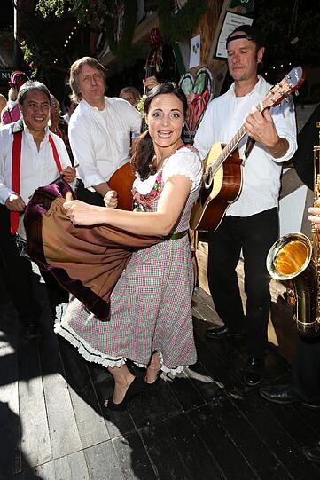 Bilder von der Mercedes-Benz-Damenwiesn mit Uschi Glas, Elisabeth Lanz und Lola Paltinger