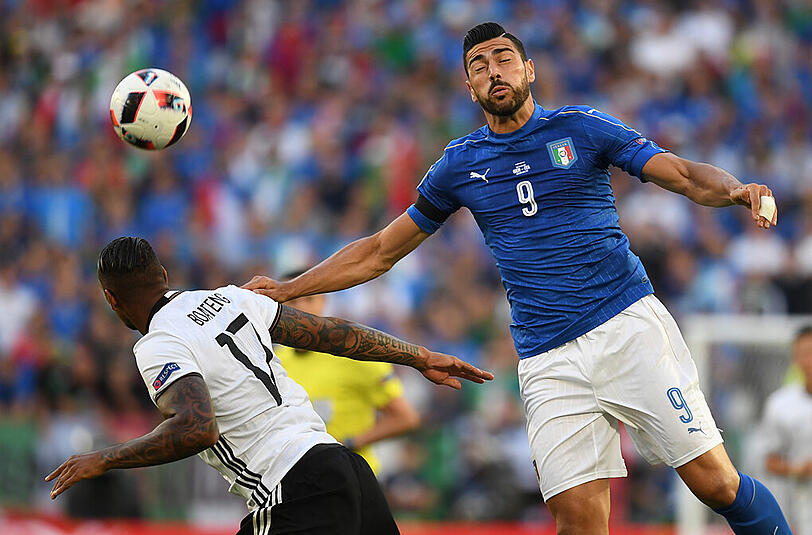 Jerome Boateng: Note 3. &bdquo;Flying Boateng&ldquo; - was für eine Ironie des Schicksal. Der wohl beste deutsche Spieler des Turniers mit einer ganz unglücklichen Aktion als er zum Kopfball hochspringt und den Ball an den arm bekommt. Elfmeter, 1:1. Durch sein Abfälschen mit der Fußspitze strich der Schuss von Sturaro vorbei. Verwandelte seinen Elfer sicher. Seine Leistung: Note 2 &ndash; durch die unglückliche Aktion, die zum Elfmeter führte, dann doch Note 3.
