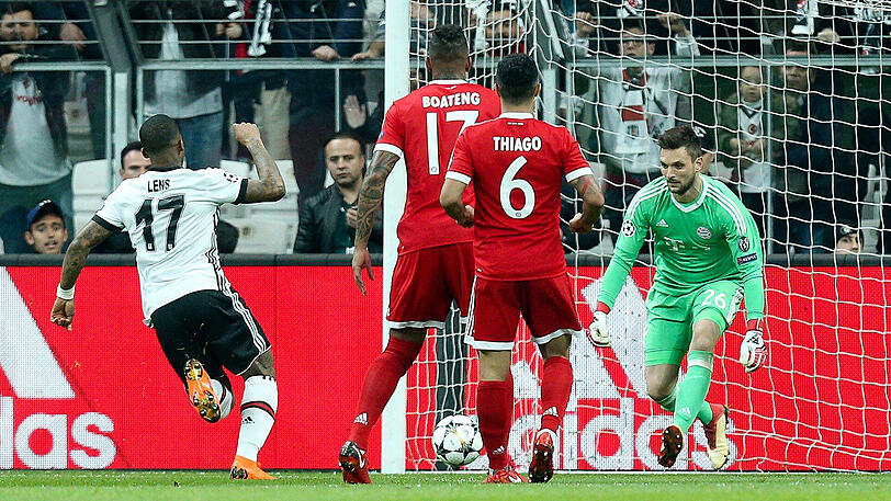Sven Ulreich: Note 3.
Sah etwas unglücklich aus beim Anschlusstreffer zum 1:2, als ihm der Ball unter dem Körper durchgespitzelt wurde. Danach wieder aufmerksam und sicher.