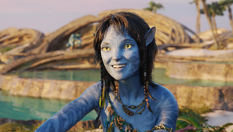 Sigourney Weaver als Kiri in einer Szene des Films "Avatar 2: The Way Of Water". Sigourney Weaver als Kiri in einer Szene des Films "Avatar 2: The Way Of Water".