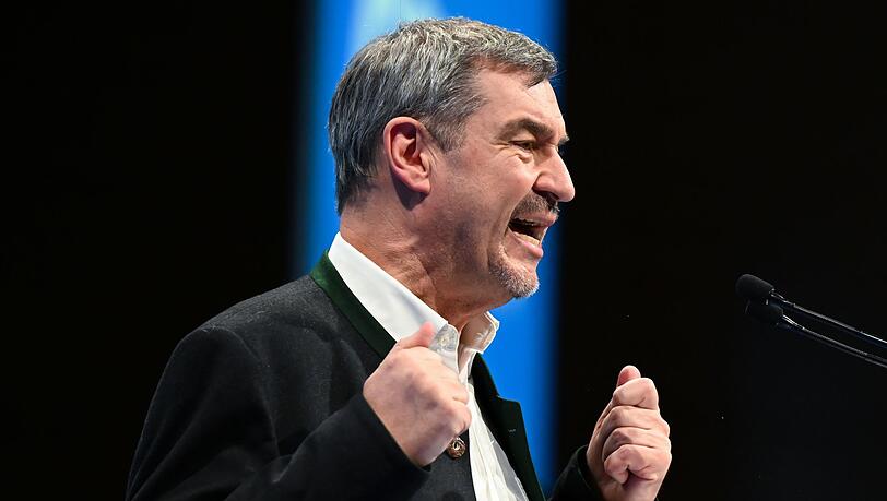 CSU-Chef S&ouml;der h&auml;lt weiter an der Einf&uuml;hrung der Wehrpflicht fest.