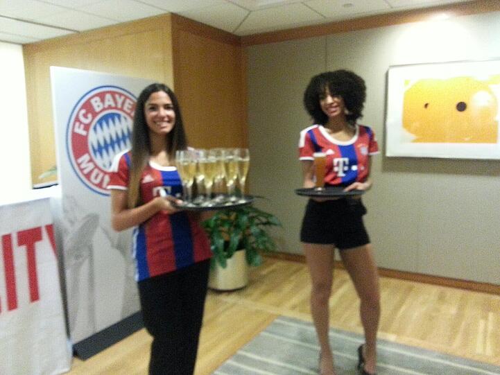 Der FC Bayern in New York: Im 21. Stock eines Wolkenkratzers wurde am Donnerstagnachmittag mit 120 Gästen die Eröffnung der US-Zweigstelle gefeiert.