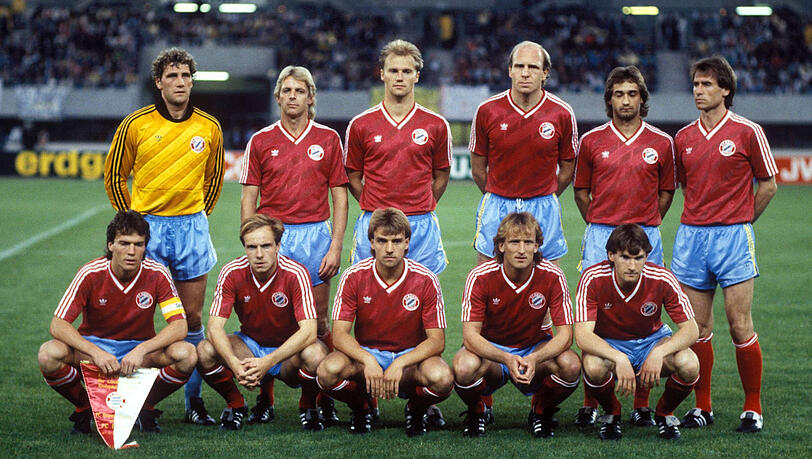 Spielten gemeinsam für den FC Bayern: Hansi Flick (untere Reihe, mitte) und Andreas Brehme (untere Reihe, 2. von rechts). Spielten gemeinsam für den FC Bayern: Hansi Flick (untere Reihe, mitte) und Andreas Brehme (untere Reihe, 2. von rechts).