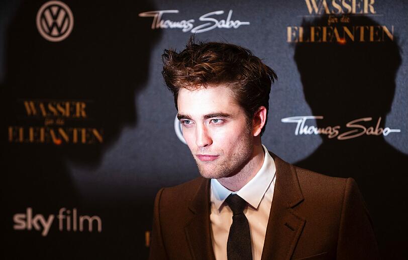 Robert Pattinson..