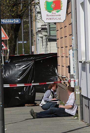 Toter am Ostbahnhof: In einem weißen LIeferwagen wurde eine Leiche entdeckt. Die Bilder...
