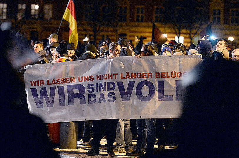 Pegida-Anhänger bei der Kundgebung am 22. Februar 2016.