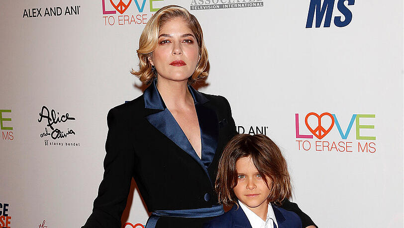 Selma Blair mit Sohn Arthur bei einer MS-Gala im Mai 2019 Selma Blair mit Sohn Arthur bei einer MS-Gala im Mai 2019