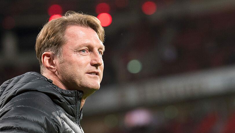Ralph Hasenhüttl will vorrangig an der Stabilisierung der Abwehr arbeiten. Ralph Hasenhüttl will vorrangig an der Stabilisierung der Abwehr arbeiten.