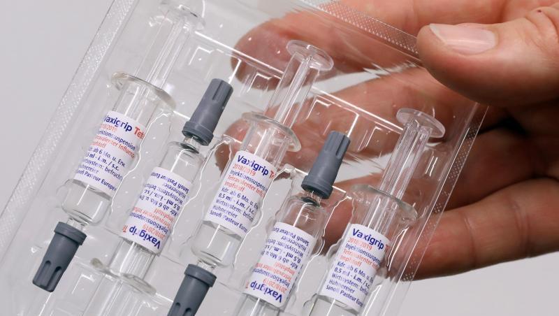 Neben der höheren Nachfrage könnten unter anderem zu große Vorräte in manchen Arztpraxen und Apotheken zu dem Engpass beitragen. Neben der höheren Nachfrage könnten unter anderem zu große Vorräte in manchen Arztpraxen und Apotheken zu dem Engpass beitragen.