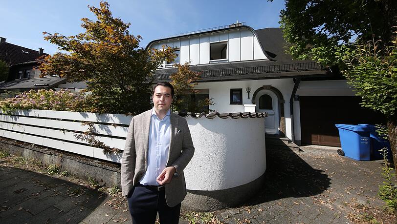 Anwalt Christoph Limm vor dem Haus in Hadern, in dem derzeit Studenten und Azubis wohnen. Die Stadt fordert, allen zu kündigen. Anwalt Christoph Limm vor dem Haus in Hadern, in dem derzeit Studenten und Azubis wohnen. Die Stadt fordert, allen zu kündigen.