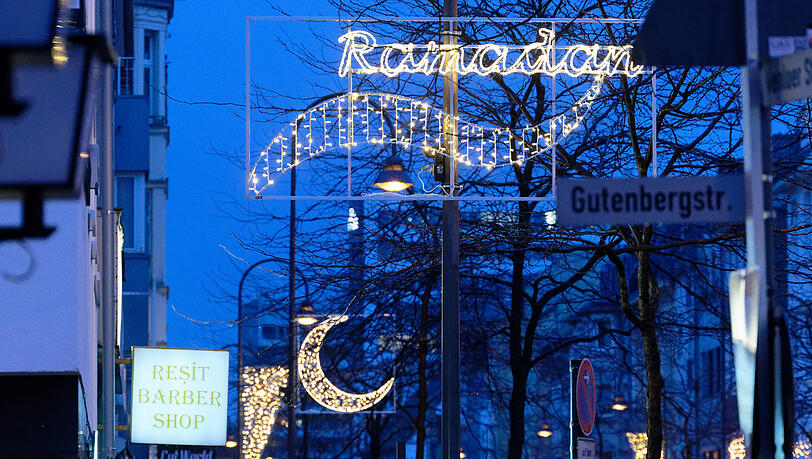 Ähnlich wie hier in Köln soll auch in München zu Ramadan festliche Beleuchtung zu sehen sein. (Archiv) Ähnlich wie hier in Köln soll auch in München zu Ramadan festliche Beleuchtung zu sehen sein. (Archiv)