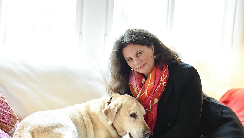 Voller Kraft und Wärme: Tamara Dietl (mit Hund Coco) strahlt stets Zuversicht aus. Mann und Tochter lieben ihre Stärke. Voller Kraft und Wärme: Tamara Dietl (mit Hund Coco) strahlt stets Zuversicht aus. Mann und Tochter lieben ihre Stärke.